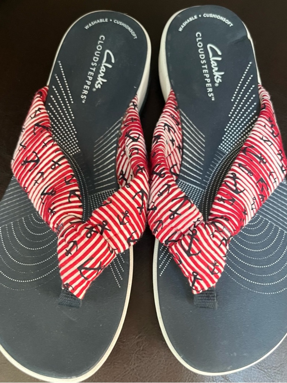 Clarks Cloudsteppers Women's Red and Navy Knotted Fabric Flip Flops